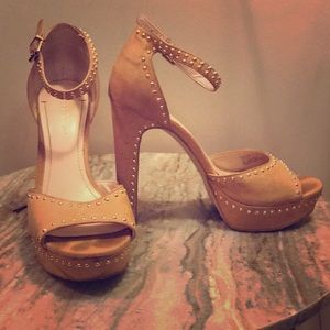 Studded BCBG Platform Heels 7/37 Cream